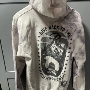 Rainier PNW sweatshirt